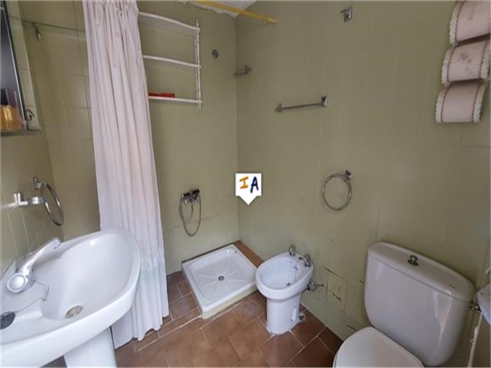 Image No.6-3 Bed House for sale