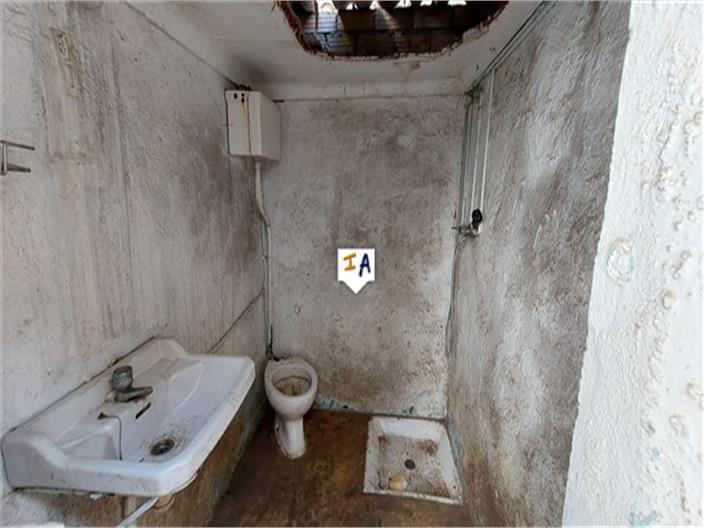 Image No.9-4 Bed House for sale