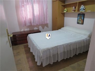 th557814