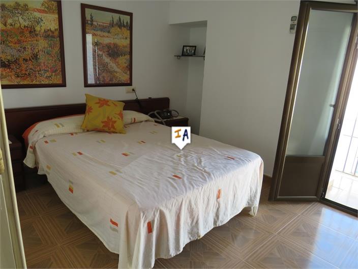 Image No.16-3 Bed House for sale