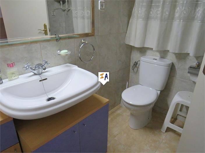 Image No.8-3 Bed House for sale