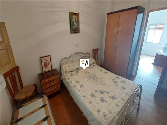 Image No.12-4 Bed House for sale