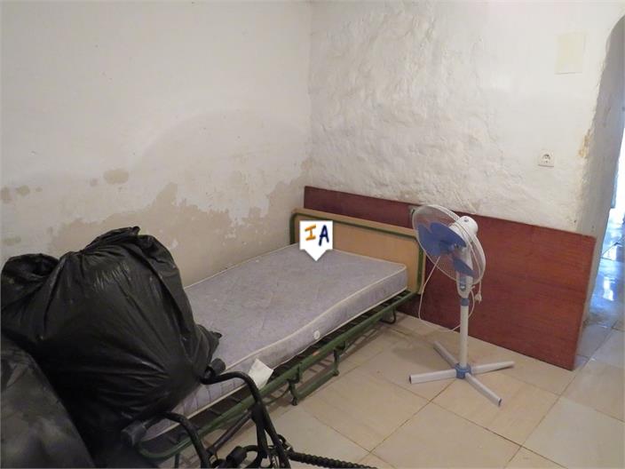 Image No.14-2 Bed House for sale