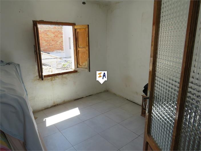 Image No.9-2 Bed House for sale