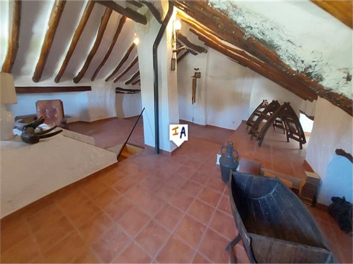 Image No.11-4 Bed House for sale