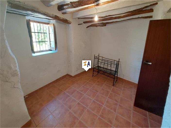 Image No.16-4 Bed House for sale