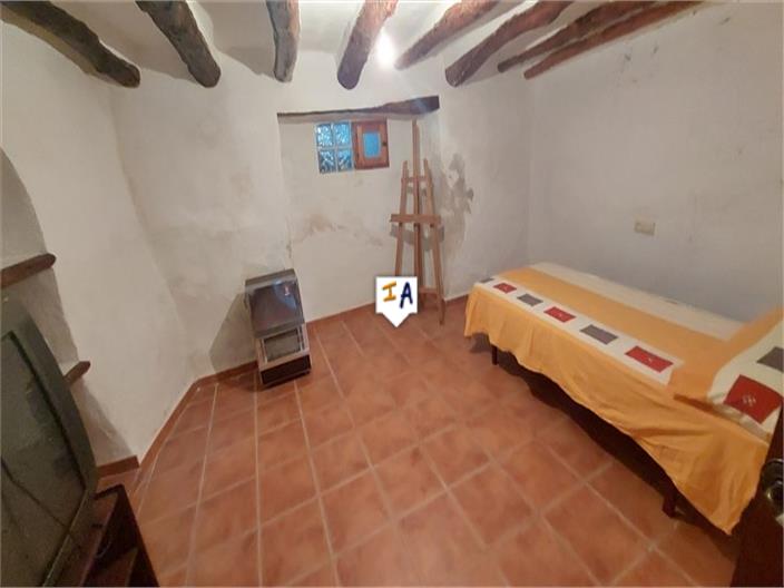 Image No.8-4 Bed House for sale