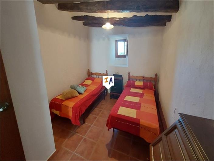 Image No.9-4 Bed House for sale