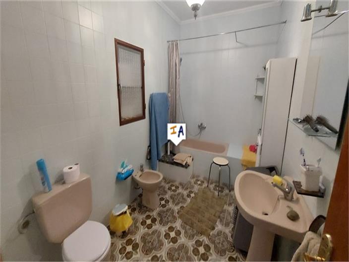 Image No.10-4 Bed House for sale