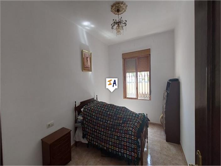 Image No.12-4 Bed House for sale