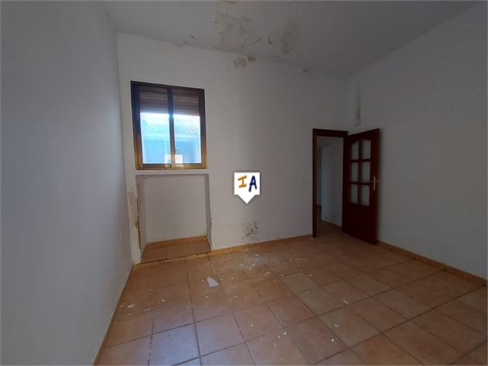 Image No.8-3 Bed House for sale