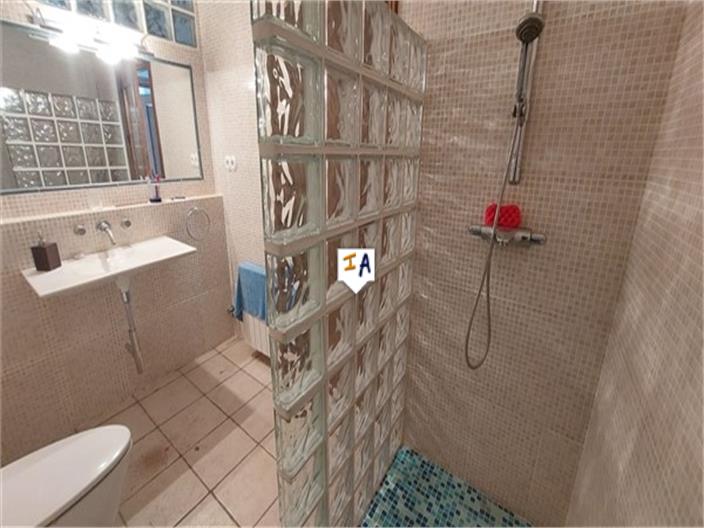 Image No.12-3 Bed House for sale