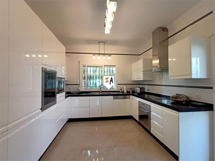 Image No.4-5 Bed Villa for sale