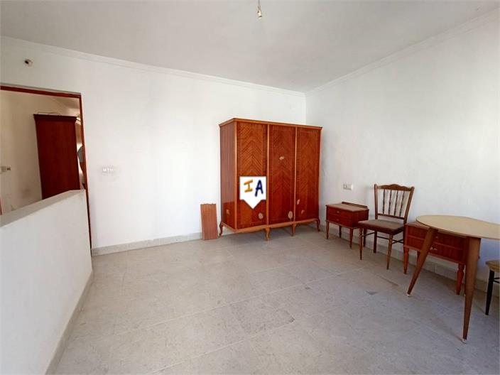 Image No.12-3 Bed House for sale