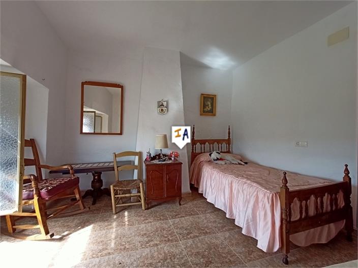 Image No.13-3 Bed House for sale