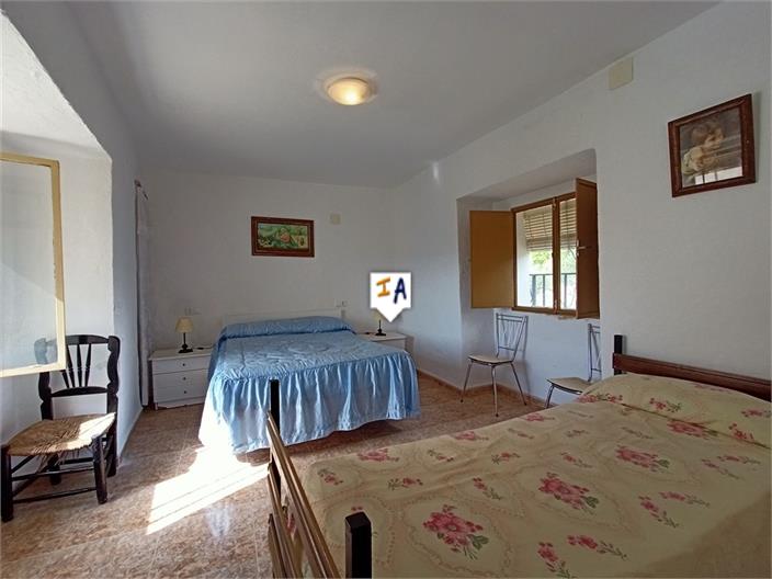 Image No.9-3 Bed House for sale