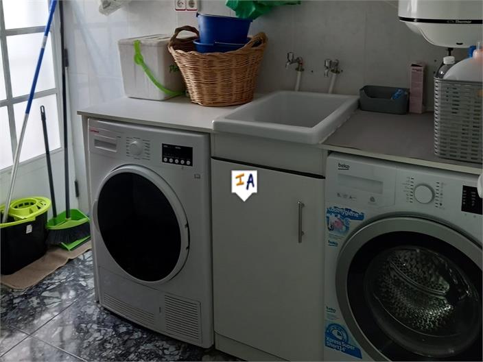 Image No.13-3 Bed House for sale