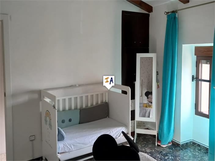 Image No.6-3 Bed House for sale