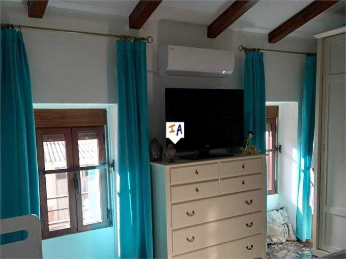 Image No.8-3 Bed House for sale