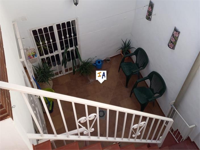 Image No.9-3 Bed House for sale