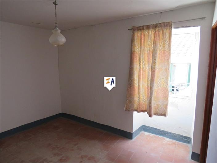 Image No.8-3 Bed House for sale