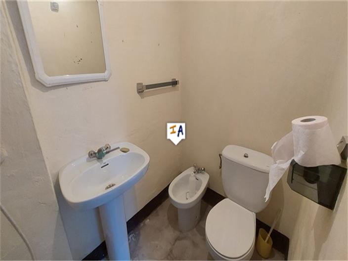 Image No.8-2 Bed House for sale