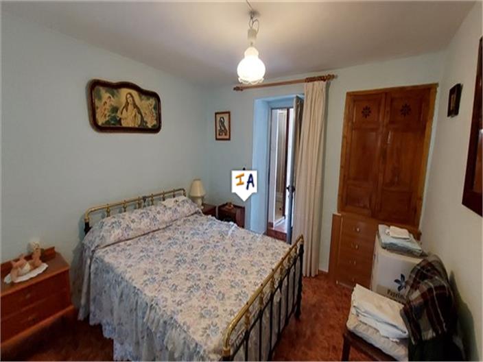 Image No.15-5 Bed House for sale