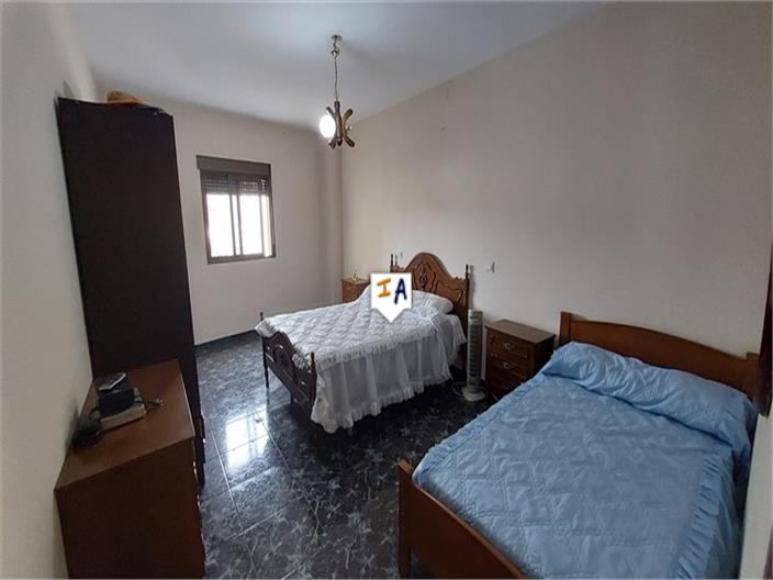 Image No.9-4 Bed House for sale