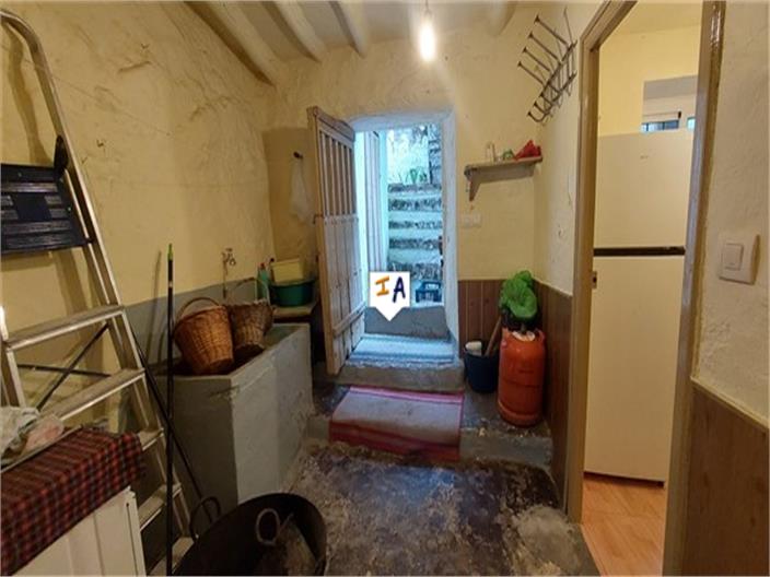 Image No.12-3 Bed House for sale