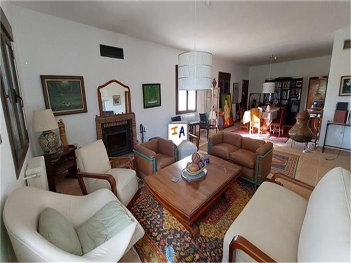 Image No.7-6 Bed Farmhouse for sale