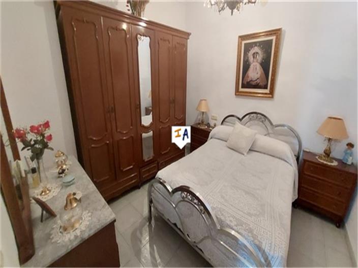 Image No.12-4 Bed House for sale