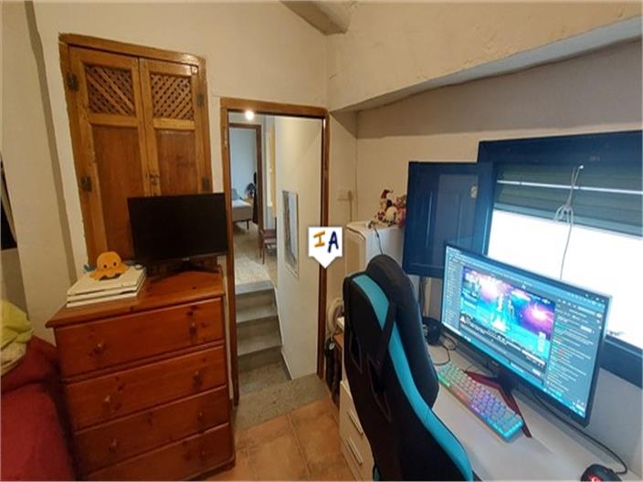 Image No.15-3 Bed House for sale