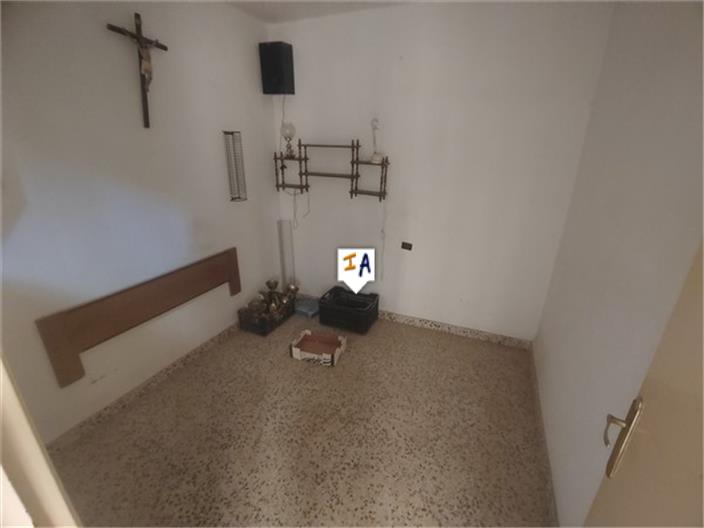 Image No.7-5 Bed House for sale