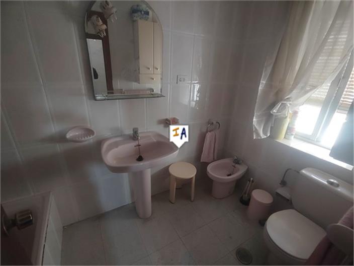 Image No.13-4 Bed House for sale