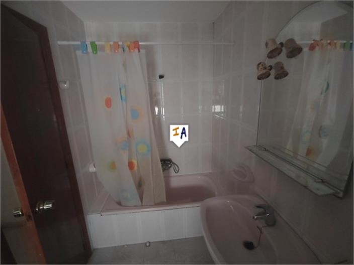 Image No.14-4 Bed House for sale