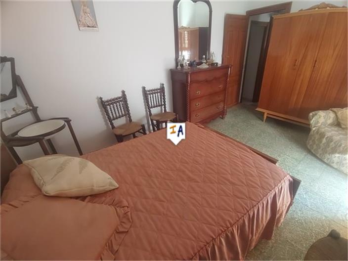 Image No.10-4 Bed House for sale