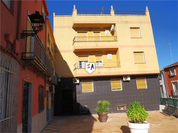 1 - Jaen, Property