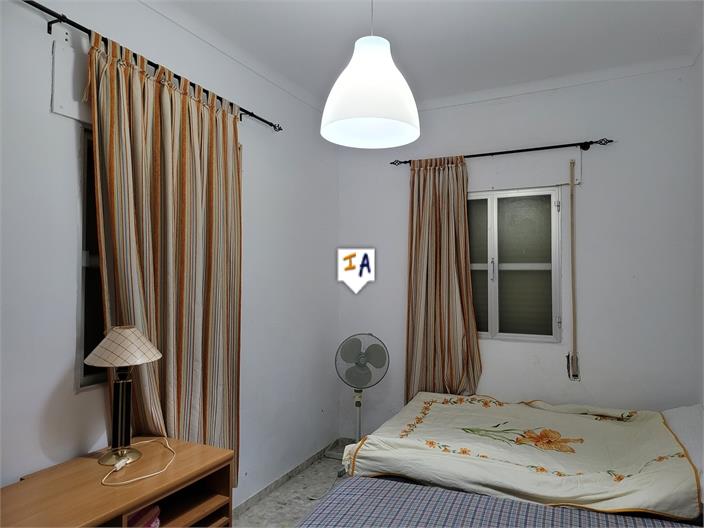 Image No.15-3 Bed House for sale