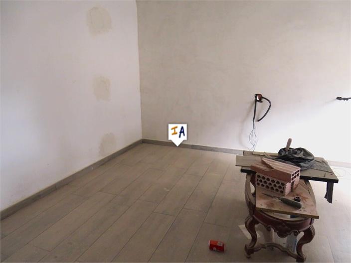 Image No.5-2 Bed House for sale