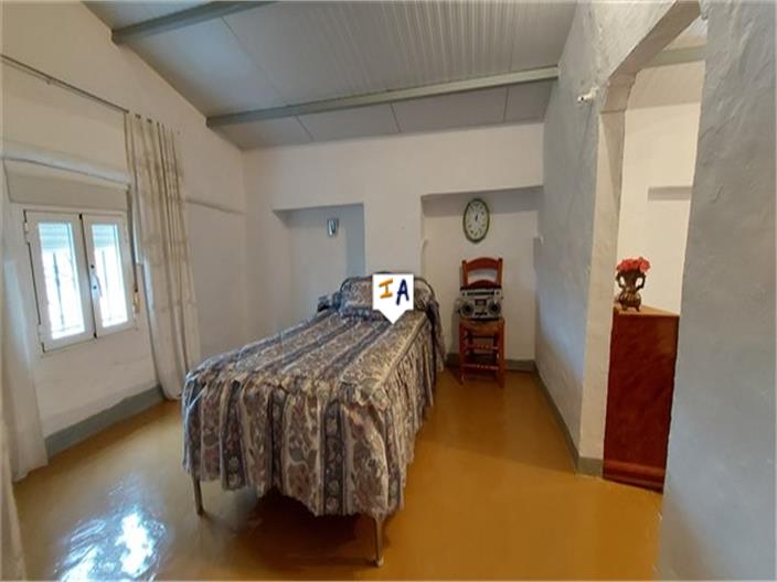 Image No.12-5 Bed Farmhouse for sale