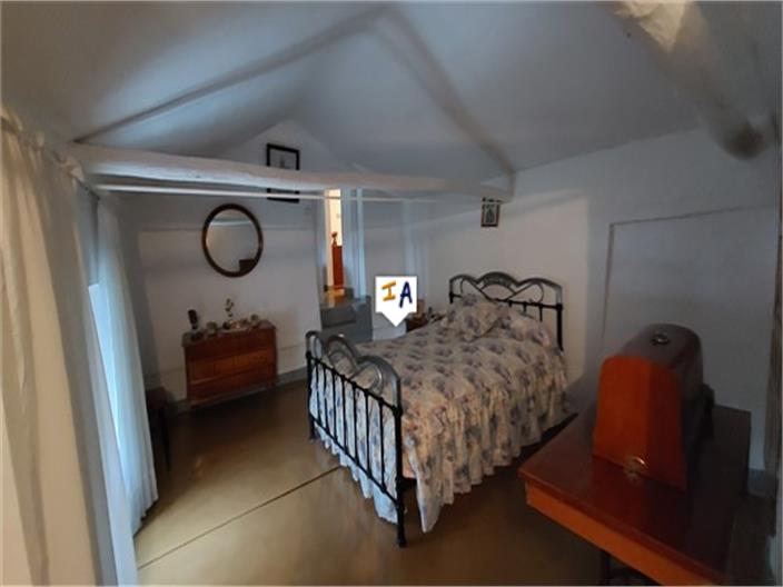 Image No.8-5 Bed Farmhouse for sale