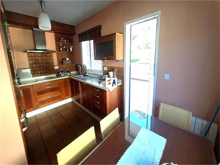 Image No.9-4 Bed House for sale