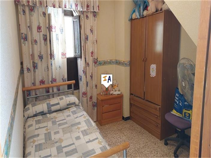 Image No.12-4 Bed House for sale