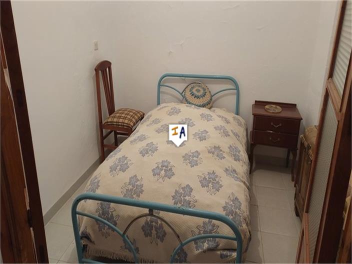 Image No.12-4 Bed House for sale