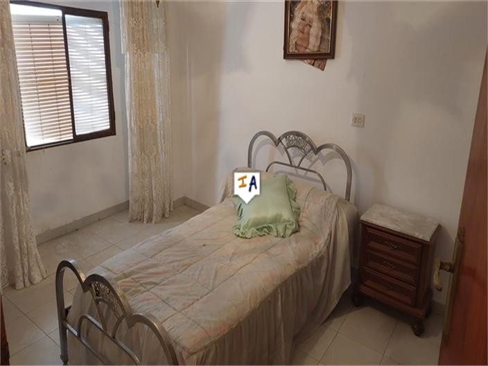 Image No.13-4 Bed House for sale