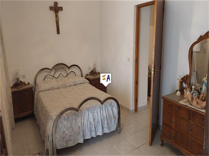 Image No.14-4 Bed House for sale