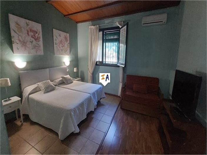 Image No.15-Commercial de 15 chambres à vendre à Luque