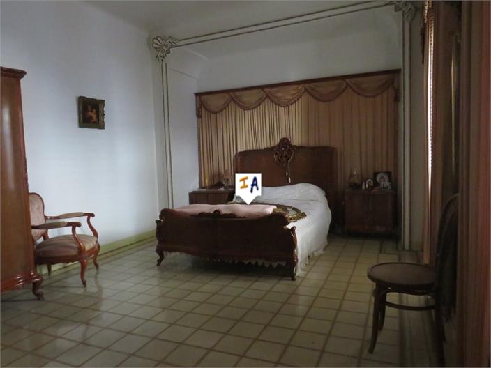 Image No.13-3 Bed House for sale