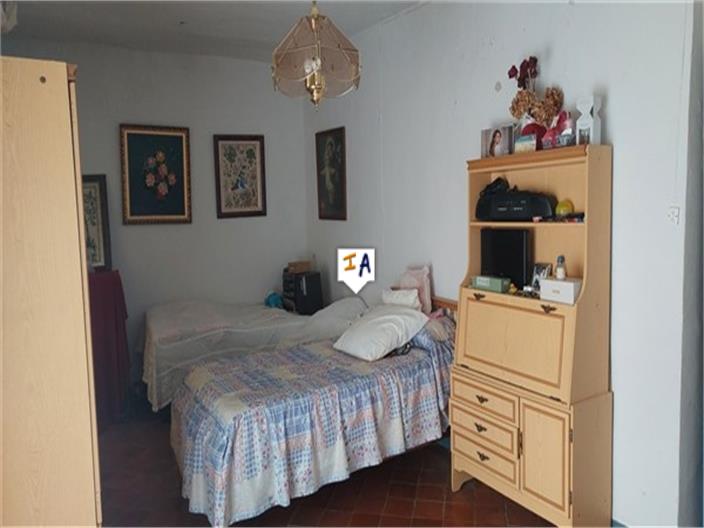 Image No.11-6 Bed House for sale