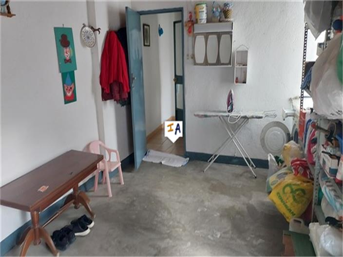 Image No.16-6 Bed House for sale